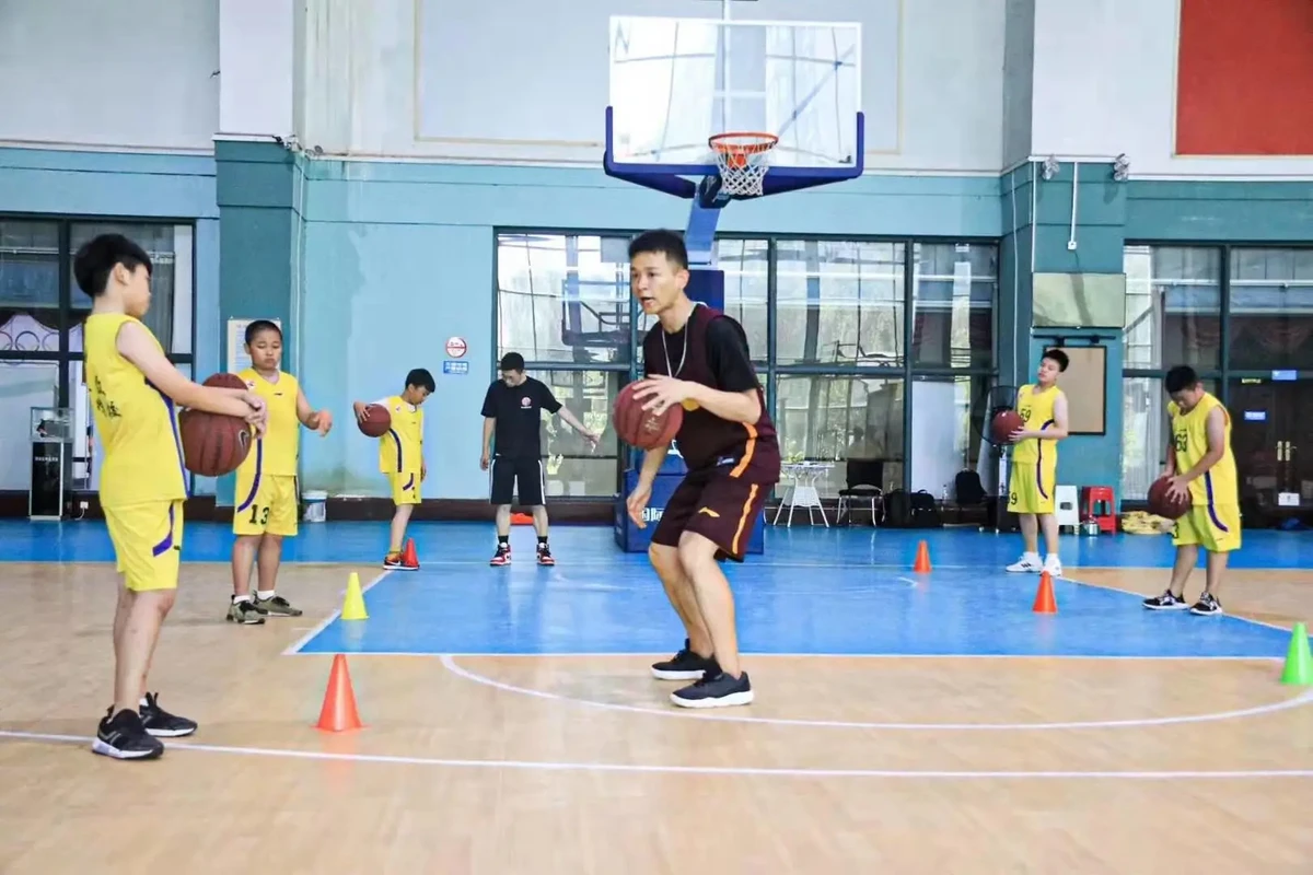业余篮球队比赛前训练计划怎么写_1